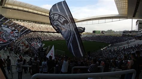 Wallpaper do Corinthians: Torcida do Corinthians no treino aberto na Arena