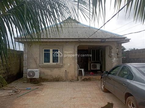 For Sale Newly Built 3 Bedrooms Bungqlow With 3 Shops Obasanjo Farms