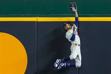 Photos Mookie Betts Robs A Home Run As Dodgers Punch Ticket To The