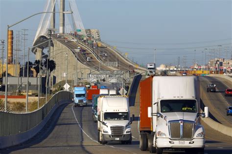 Port Truckers Win 30 Million In Wage Theft Settlements Los Angeles Times