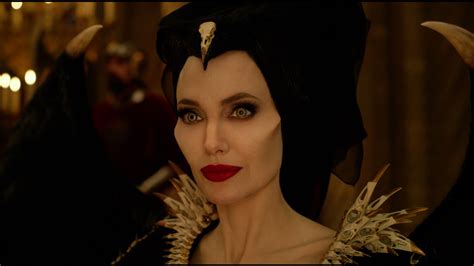 Review Angelina Jolie In Maleficent Mistress Of Evil Time