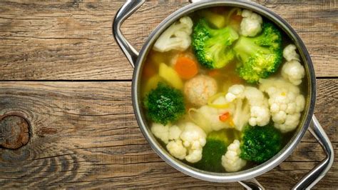 Maka inilah resep sederhana sup bening yang bisa anda praktekkan. Menu Hari Ini Serba Brokoli: Tumis Brokoli Wortel, Sup ...
