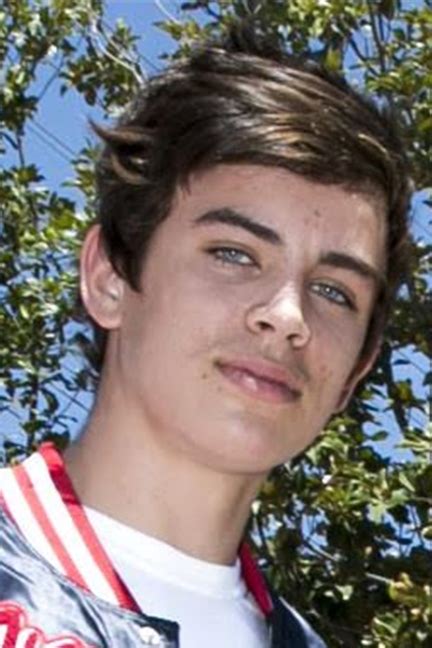 He also has a younger half sister named skylynn. Hayes Grier