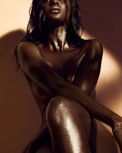 Model Duckie Thot For Rihannas Fenty Beauty Body Tumbex