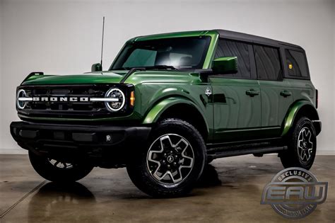 2023 Ford Bronco Outer Banks 18 Miles Eruption Green Metallic