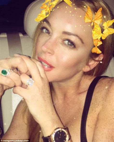Lindsay Lohan Shares Sexy Swimsuit Photo On Instagram Daily Mail Online