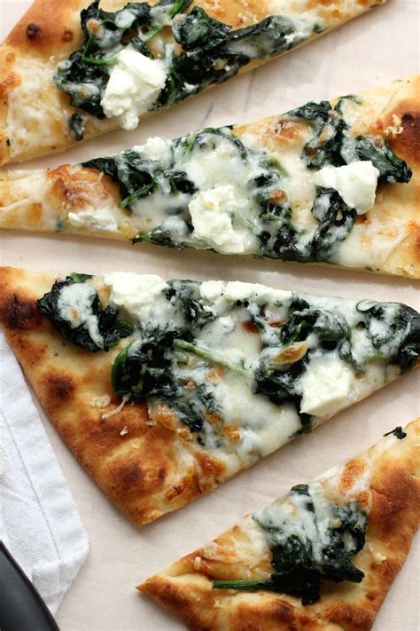This delicious white pizza with spinach and mushrooms might remind you of the famous applebee's pizza. Flatbread Pizza with Spinach and Goat Cheese - Green ...