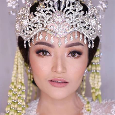 12 Adu Gaya Pernikahan Via Vallen Vs Siti Badriah