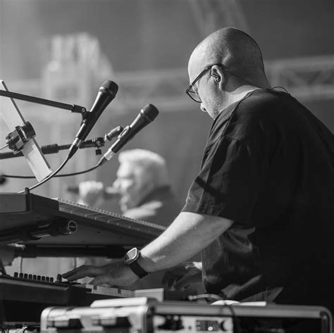 andy lewis keyboard player leicester