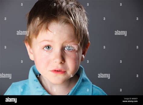 Tearful Boy Hi Res Stock Photography And Images Alamy