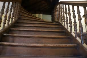 How to calculate stair stringers. How to Fix Creaky Stairs