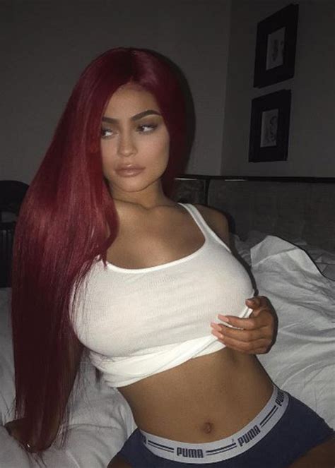 Kylie Jenner S Snapchat Hacker Threatens To Post Stolen Nude Photos