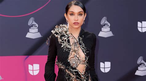 María Becerra Sorprende En Los Latin Grammy 2022 Con Un Vestido