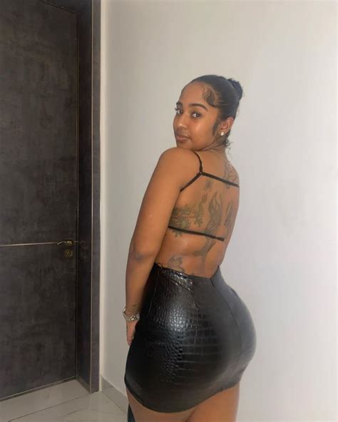 Picture Of Davido Kissing His Alleged New Girlfriend Mya Yafai Surfaces Online PURE ENTERTAINMENT