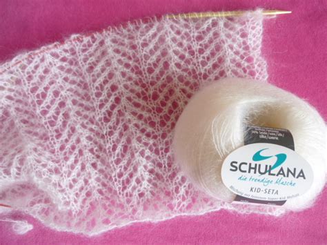 Pour éviter qu'elle roule, j'ai préféré tricoter cette écharpe en côtes 1/1. Echarpe en tricot dentelle (tuto) | Blog de Kabri