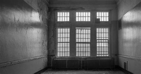 Bringing Back Institutionalization Would Be Inhumane—and Ineffective