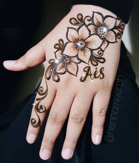 Simple Flower Henna Patterns