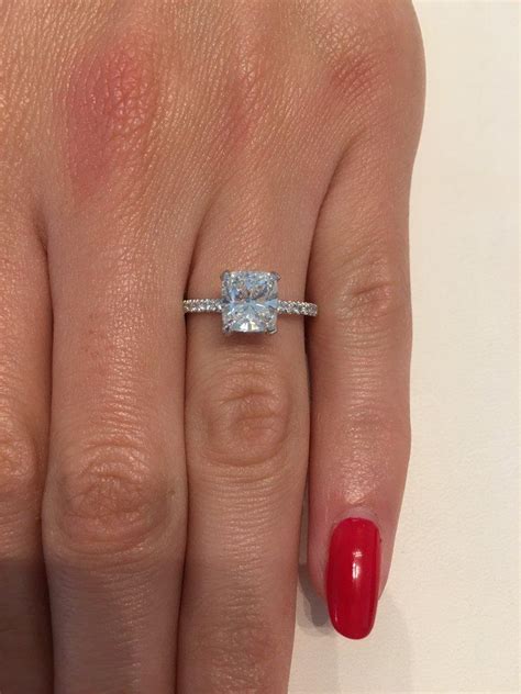 Certified 2.00 Carat Cushion Cut Diamond Engagement Ring For Sale at 1stdibs