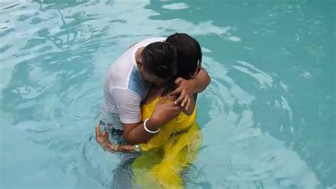 Hot Couples In Swimming Pool Youtube
