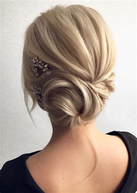69 Amazing Prom Hairstyles That Will Rock Your World