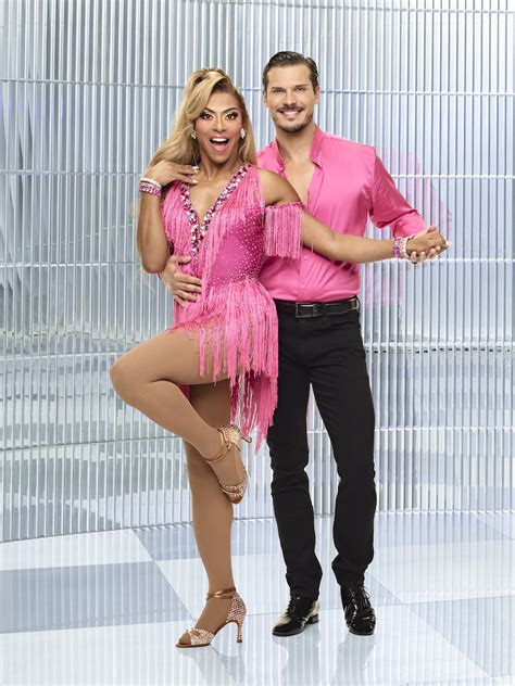 Dancing With The Stars Season 31 See The Official Dwts 2022 Partner Photos Abc7 New York