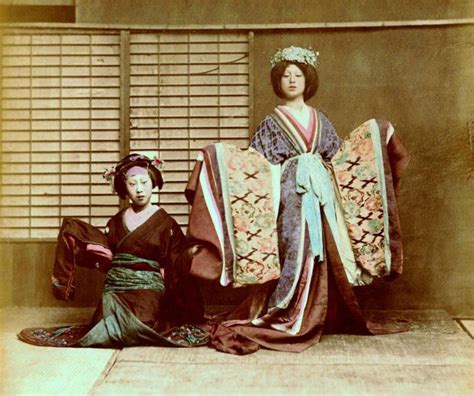 33 Vintage Photos Of Japanese Women Dressing In Kimono In The Late 19th