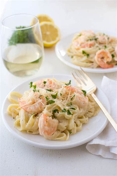 Shrimp Garlic Wine Cream Sauce For Pasta White Wine Seafood Pasta Recipe Scallops And Clams