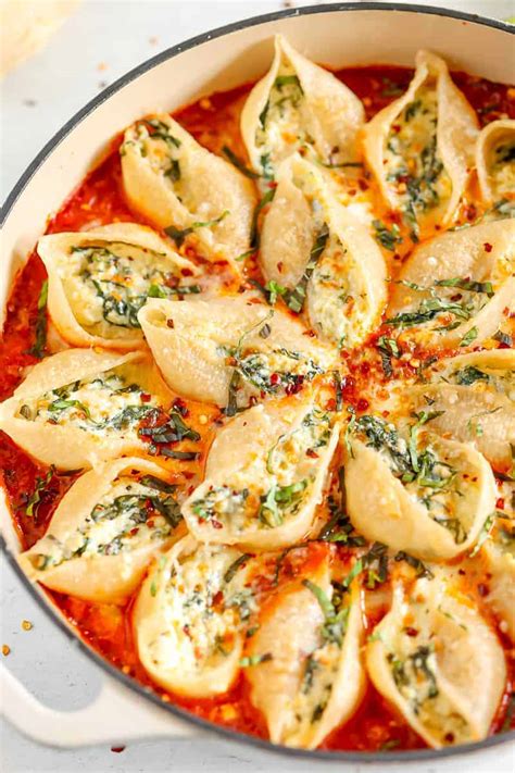 Cheesy Stuffed Pasta Shells Girl With The Iron Cast
