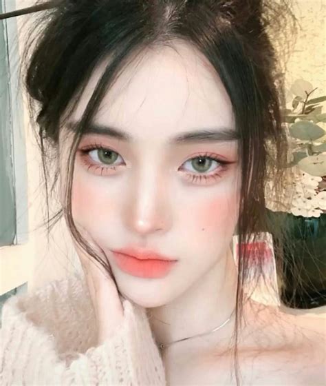 Pin By Hina ω♡︎ On 좋아 Market In 2021 Ulzzang Makeup Light Makeup Looks Girls Makeup