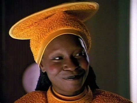 Stlv Whoopi Goldberg Shines In First Star Trek Convention Appearance