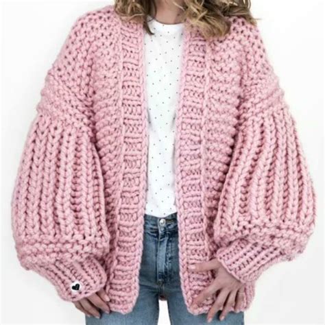 Gilet en grosse maille de chez vintage dressing, un grand classique comme on aime ! Gilet Loose Tricot Grosse Maille CLYDE Différents Coloris ...