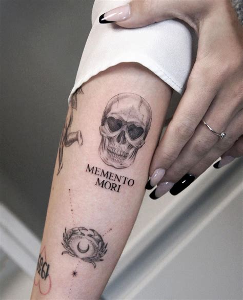 Coole Memento Mori Tattoo Ontwerpen Met Betekenissen Schoonheid