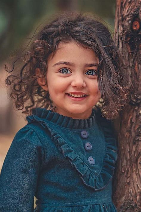 صورة بنت صغيرة كيوت Tsc Saudi