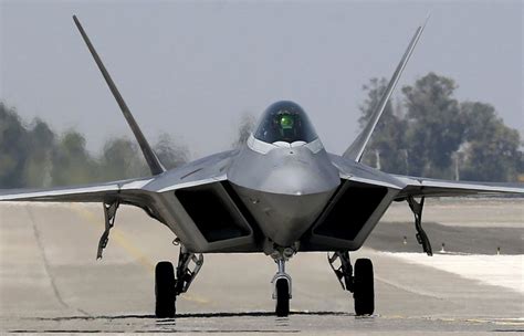Stealth F 22 Vs Stealth F 22 How The Air Force Could Train To Beat