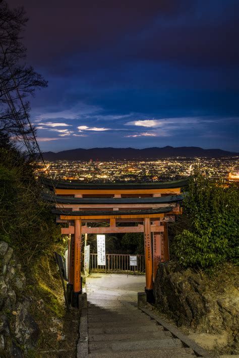 Fushimi inari taisha (伏見稲荷大社) is the head shrine of the god inari, located in fushimi ward in kyoto, japan. Fushimi Inari Shrine at Night: Kyoto, Japan Tips ...