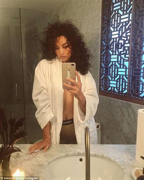 Shanina Shaik Topless As She Poses For A Racy Mirror Selfie Daily