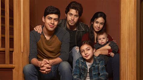 Review Freeforms Party Of Five Is Not Afraid To Go There