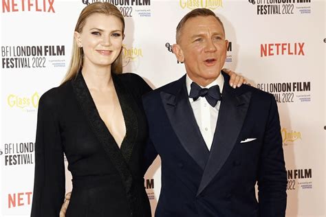 Daniel Craig Steps Out In Rare Appearance With Daughter Ella At London