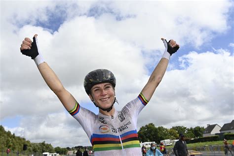 De druk ligt niet meer bij mij, verklaarde de ervaren tijdrijdster. Cyclisme sur route : Annemiek Van Vleuten sacrée ...