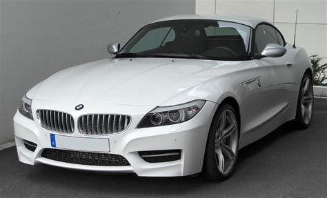 Online Crop White Bmw Sports Car Hd Wallpaper Wallpaper Flare