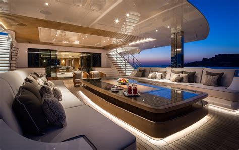Inside Super Luxury Yachts