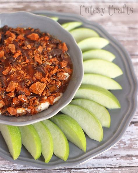 Crush final butterfinger bar and sprinkle over the top. Butterfinger Apple Dip Recipe - Cutesy Crafts