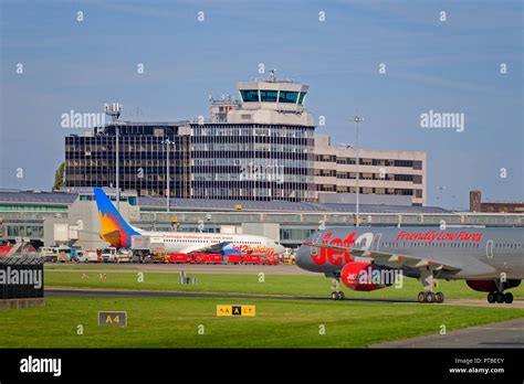 Terminal 1 Manchester Airport Hi Res Stock Photography And Images Alamy