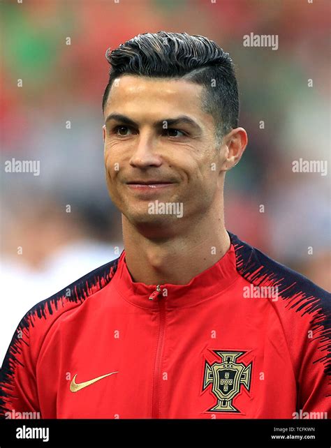 Cristiano Ronaldo Portrait Banque Dimage Et Photos Page 2 Alamy