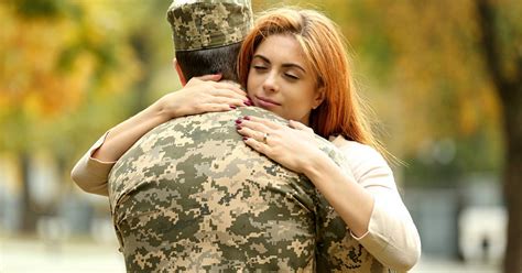 17 Military Wives Reveal What Theyre Really Doing While Theyre