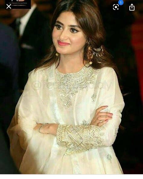 Pin By Celebz Universe On Piyari Sajla Pakistani Bridal Hairstyles