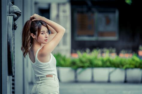 870028 4k 5k Asian Bokeh Pose Hands Brown Haired Rare Gallery Hd Wallpapers