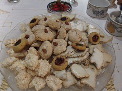 Austrian cookies to decorate your christmas tree but not to eat! Cook an Old Fashioned Christmas Dinner - VisiHow