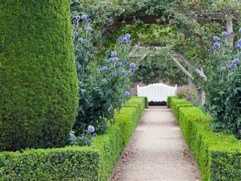30 English Garden Design Ideas Turn Your Backyard Into A Charming Oasis