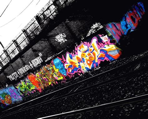 Color in the black graffiti urban art wallpaper | Urban Art Wallpaper
